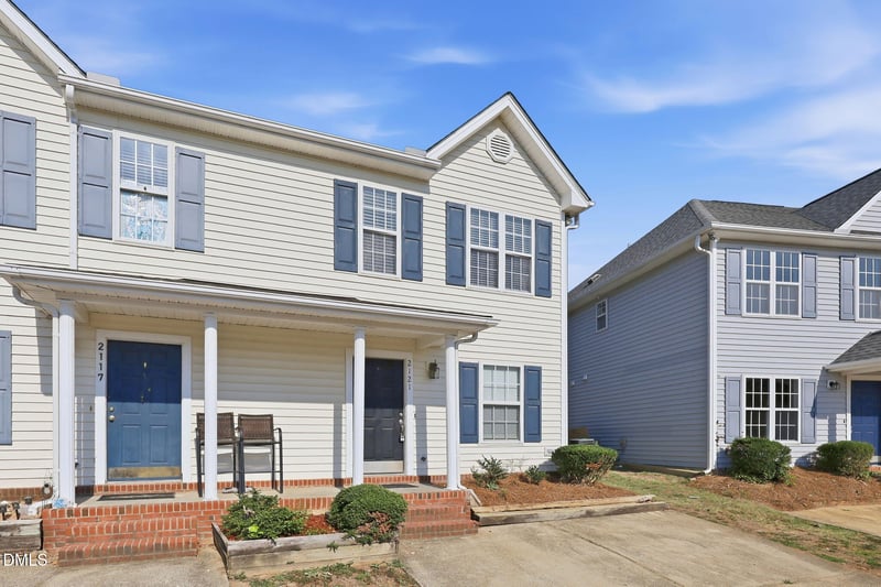 2121 Ventana Ln, Raleigh, NC 27604