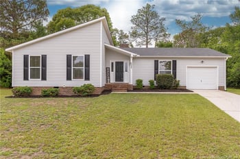 2122 Birchcreft Dr, Fayetteville, NC 28304