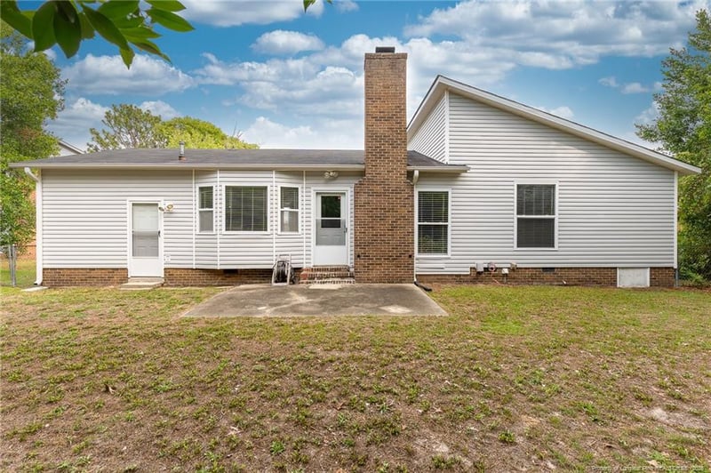 2122 Birchcreft Dr, Fayetteville, NC 28304