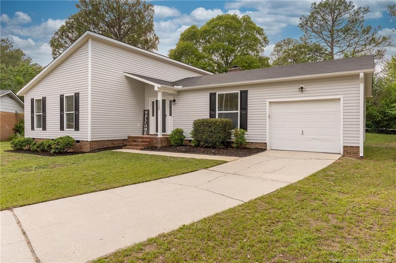 2122 Birchcreft Dr, Fayetteville, NC 28304