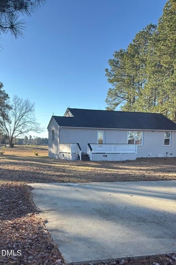 2122 Godwin Lake Rd, Benson, NC 27504
