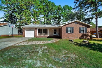 2122 Lakeridge Dr, Fayetteville, NC 28304