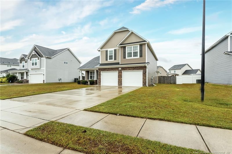 2122 Stafford Dr, Fayetteville, NC 28314
