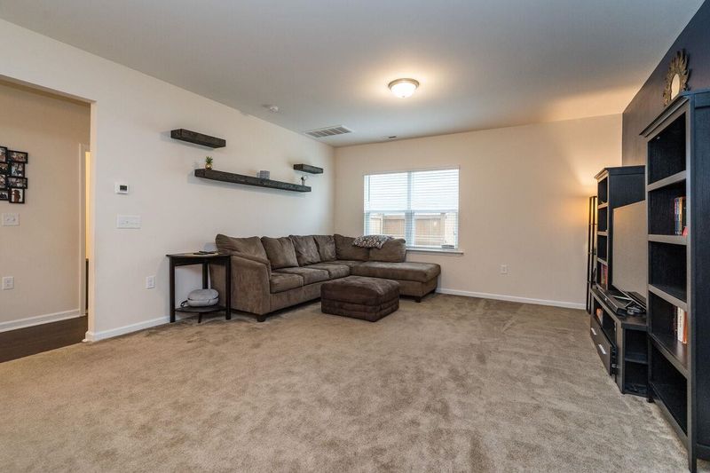 2123 Water Marsh Trl, Fuquay Varina, NC 27526