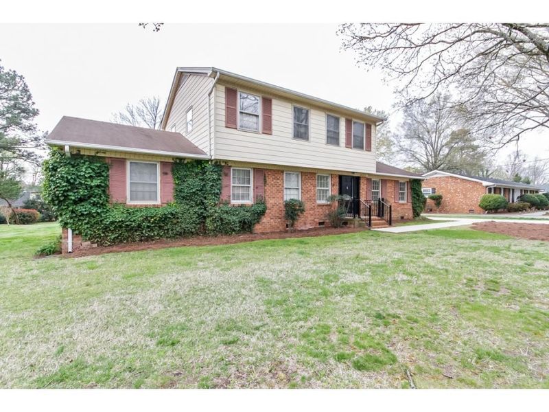 2124 Dorsett St, Burlington, NC 27215