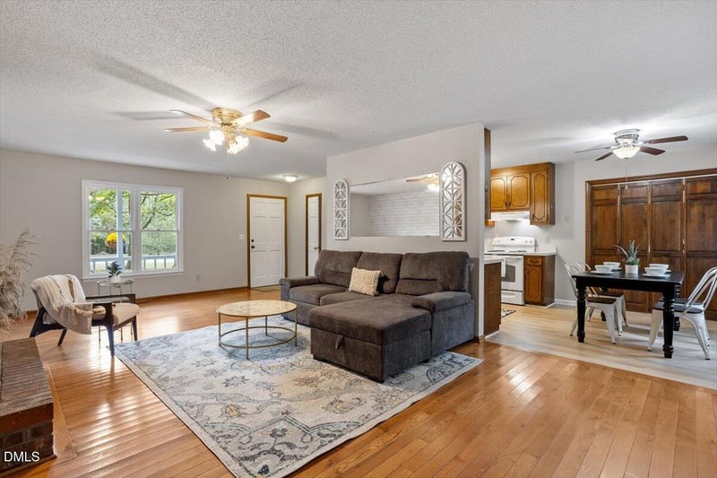 2124 Lee St, Clayton, NC 27520