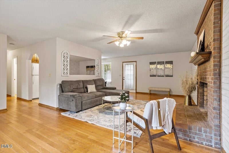 2124 Lee St, Clayton, NC 27520