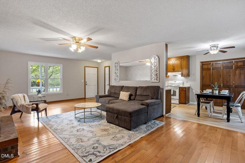 2124 Lee St, Clayton, NC 27520
