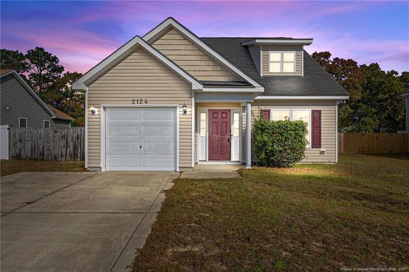 2124 Sir Michael Dr, Hope Mills, NC 28348