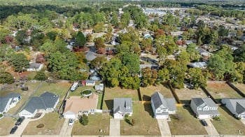 2124 Sir Michael Dr, Hope Mills, NC 28348