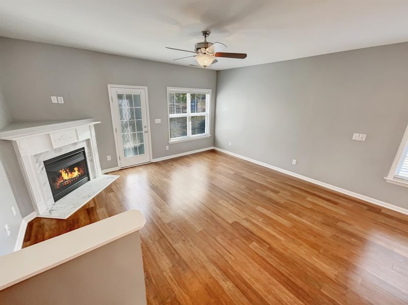 2124 Thornblade Dr, Raleigh, NC 27604