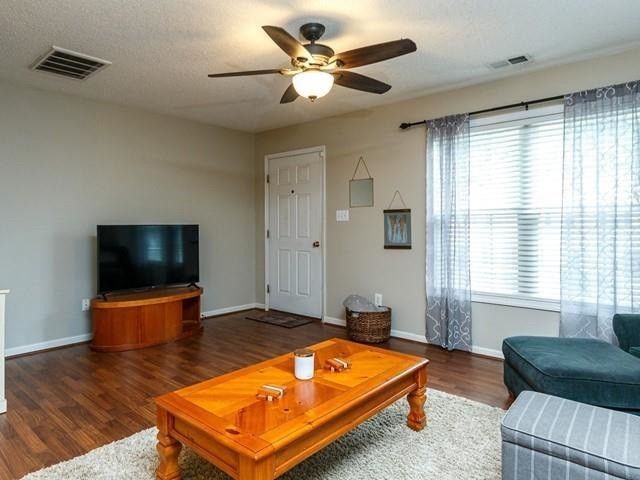 2124 Walnut Bluffs Ln, Raleigh, NC 27610