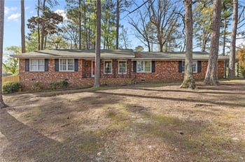 2125 Forest Hills Dr, Fayetteville, NC 28303