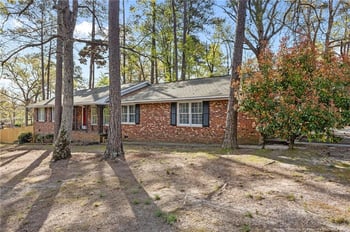 2125 Forest Hills Dr, Fayetteville, NC 28303