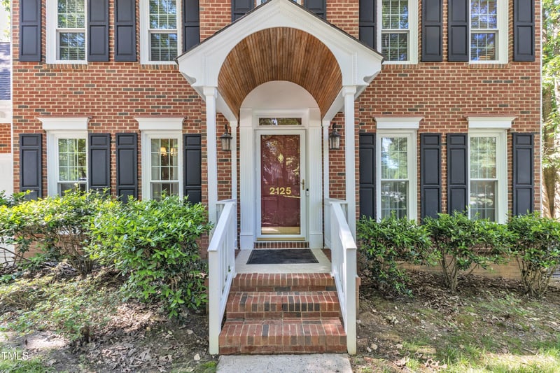 2125 Oakcrest Ct, Raleigh, NC 27612