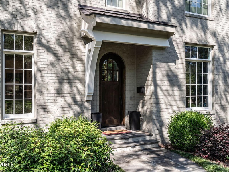2125 Pine Dr, Raleigh, NC 27608