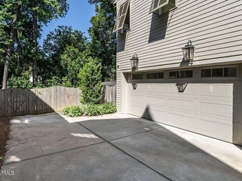 2125 Pine Dr, Raleigh, NC 27608