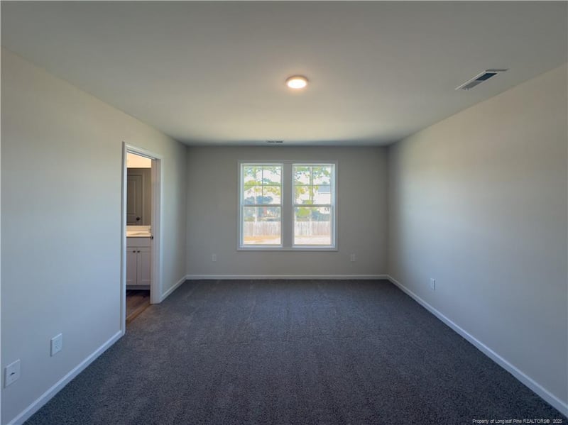 2126 Roadster Pony Ln, Hope Mills, NC 28348
