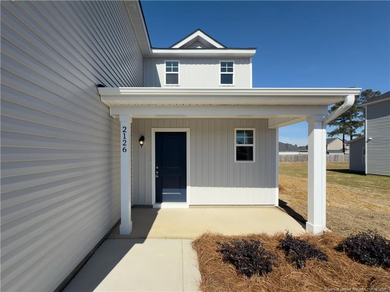 2126 Roadster Pony Ln, Hope Mills, NC 28348
