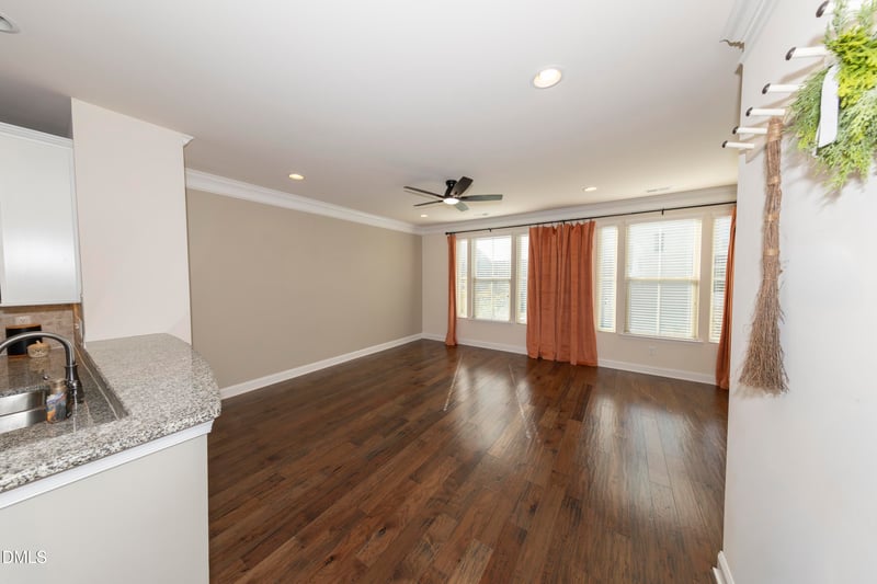 2126 Whitesmith Dr, Apex, NC 27502