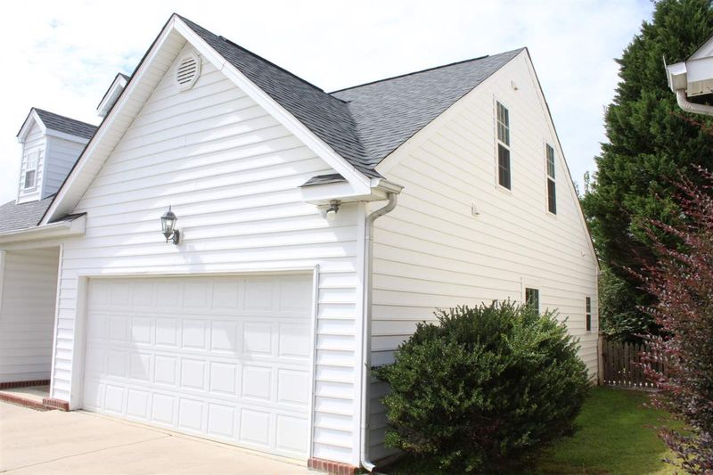 2127 Castle Pines Dr, Raleigh, NC 27604