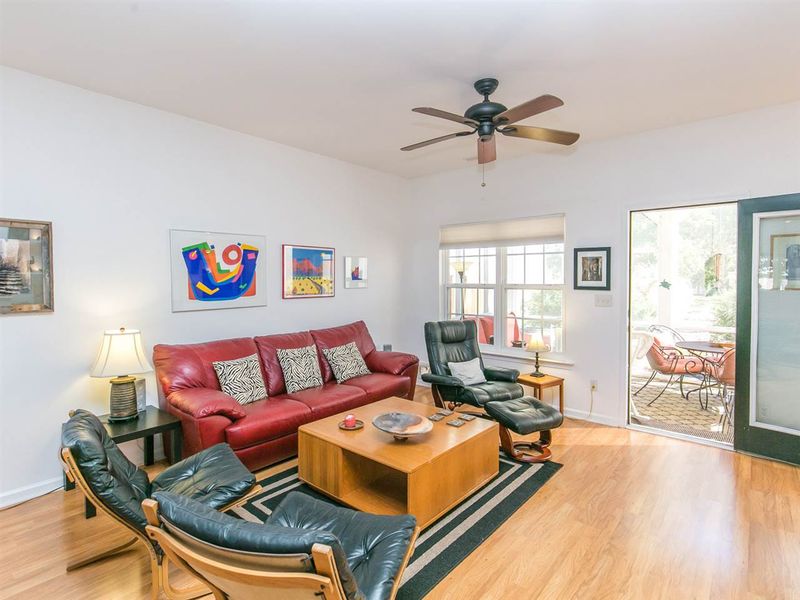 2128 Persimmon Ridge Dr, Raleigh, NC 27604