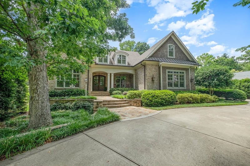 2129 Buckingham Rd, Raleigh, NC 27607