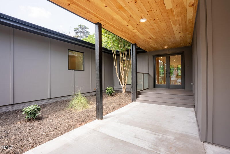 2129 Ridge Rd, Raleigh, NC 27607