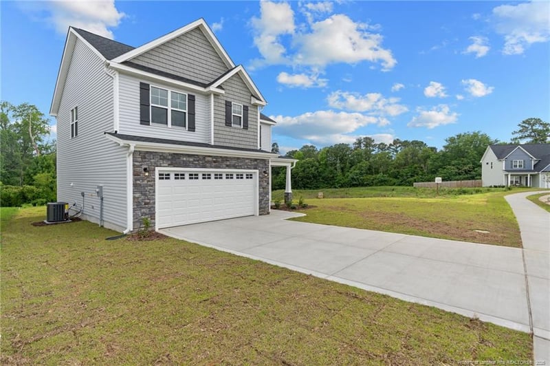2129 Stonewash Dr, Fayetteville, NC 28306