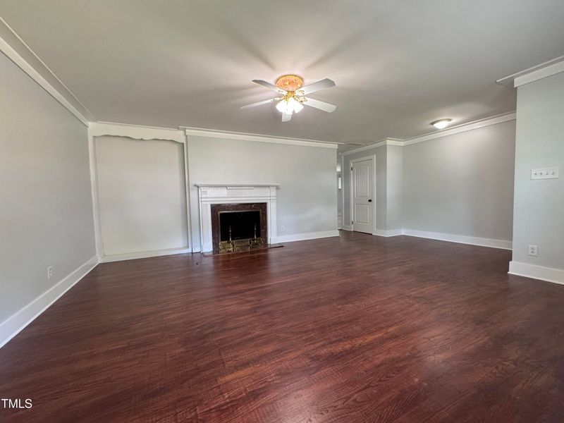 213 N Brevard St, Selma, NC 27576