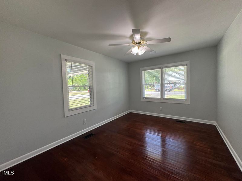 213 N Brevard St, Selma, NC 27576