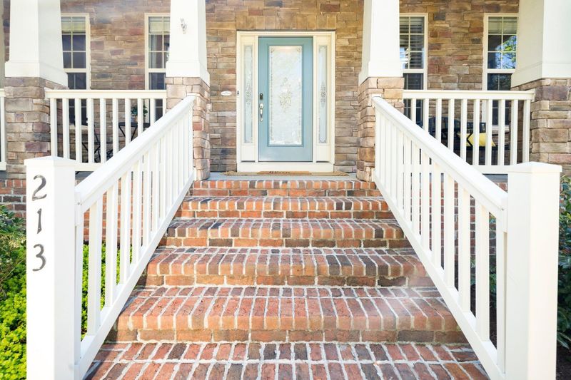 213 Briarfield Dr, Apex, NC 27502