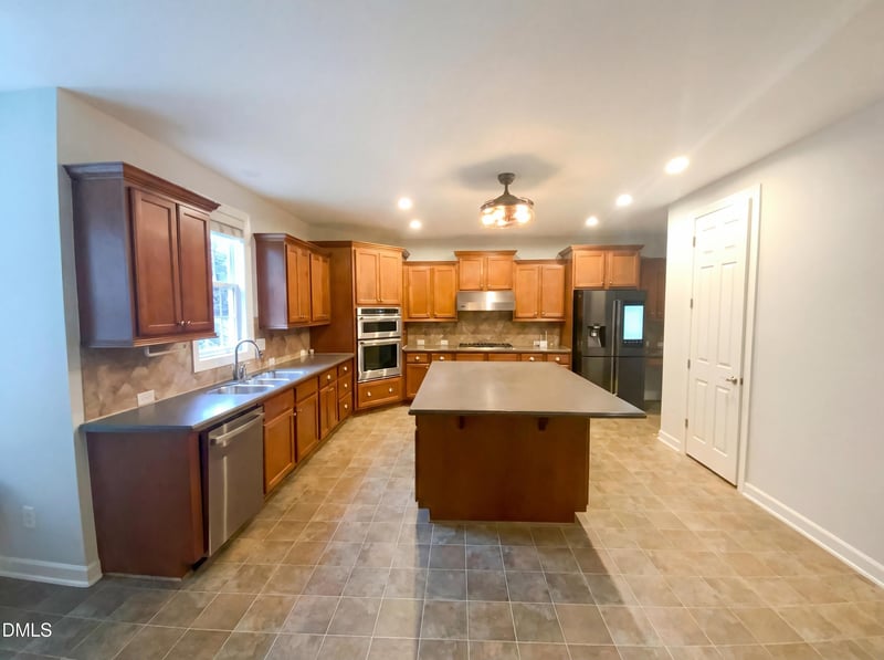 213 Cross Oaks Pl, Holly Springs, NC 27540