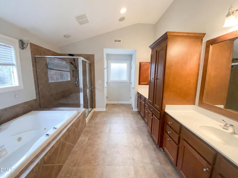 213 Cross Oaks Pl, Holly Springs, NC 27540