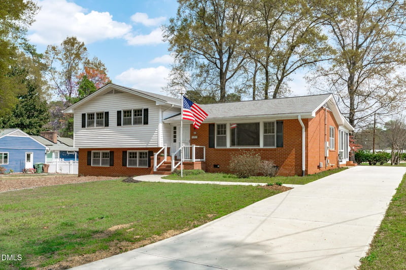 213 Dowell Dr, Cary, NC 27511