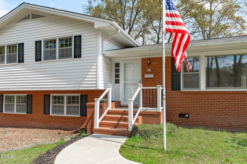 213 Dowell Dr, Cary, NC 27511