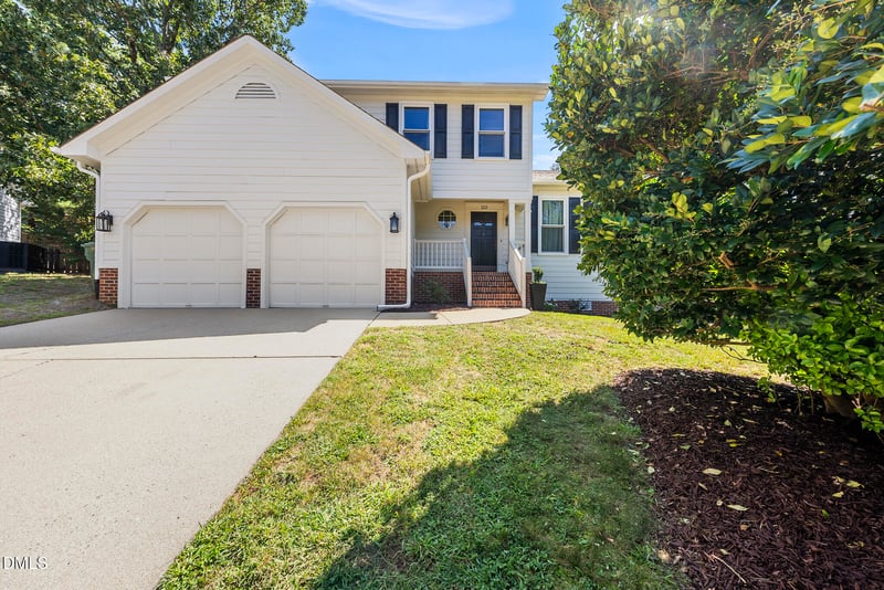 213 Excalibur Ct, Cary, NC 27513