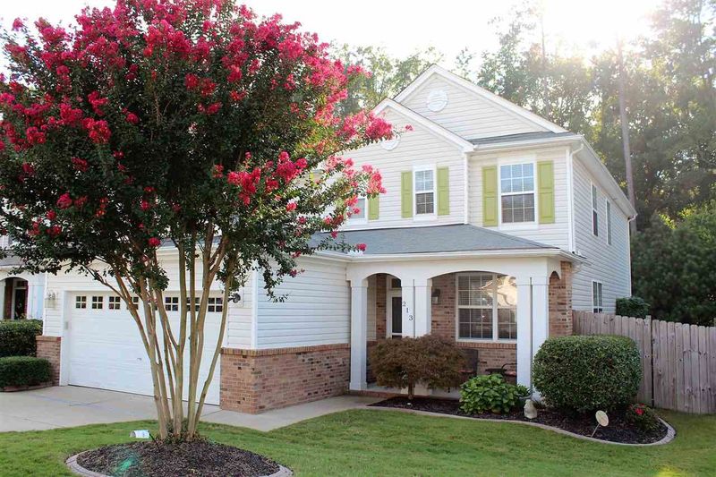 213 Georgetowne Dr, Clayton, NC 27520