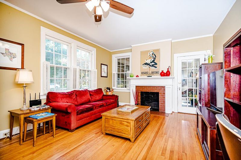 213 Hillcrest Dr, Sanford, NC 27330