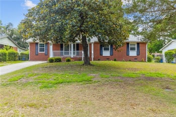 213 Lansdowne Rd, Fayetteville, NC 28314
