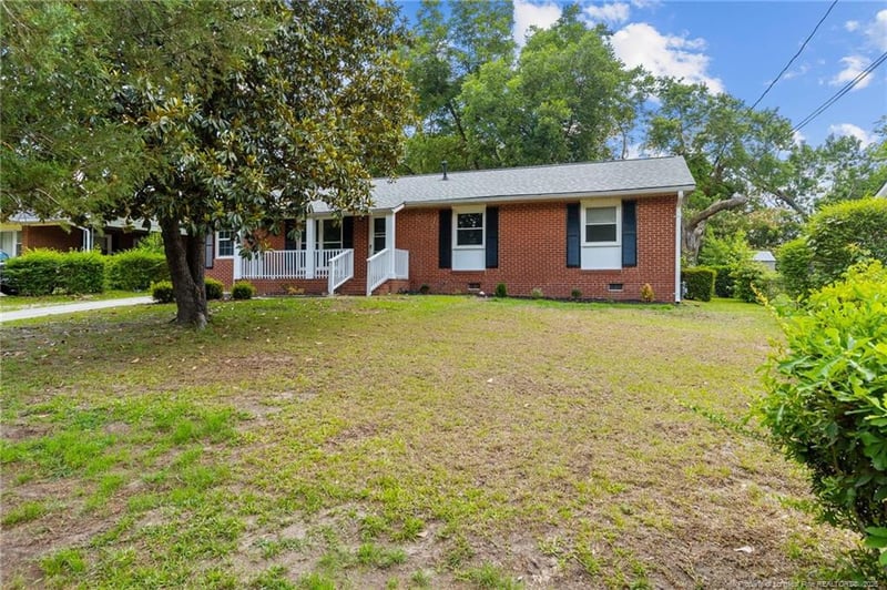 213 Lansdowne Rd, Fayetteville, NC 28314