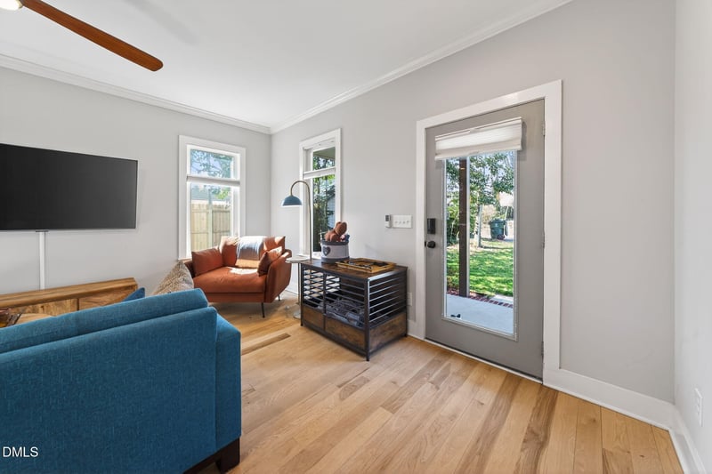 213 Lincoln Ct, Raleigh, NC 27610