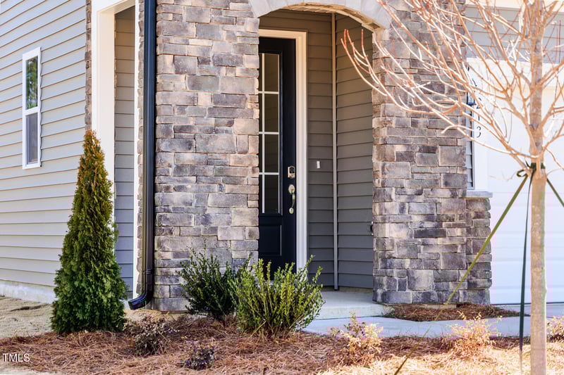 213 Little Creek Dr, Lillington, NC 27546