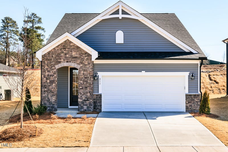 213 Little Creek Dr, Lillington, NC 27546