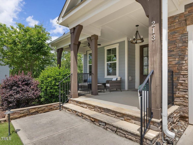 213 Lofty Oak Ln, Holly Springs, NC 27540