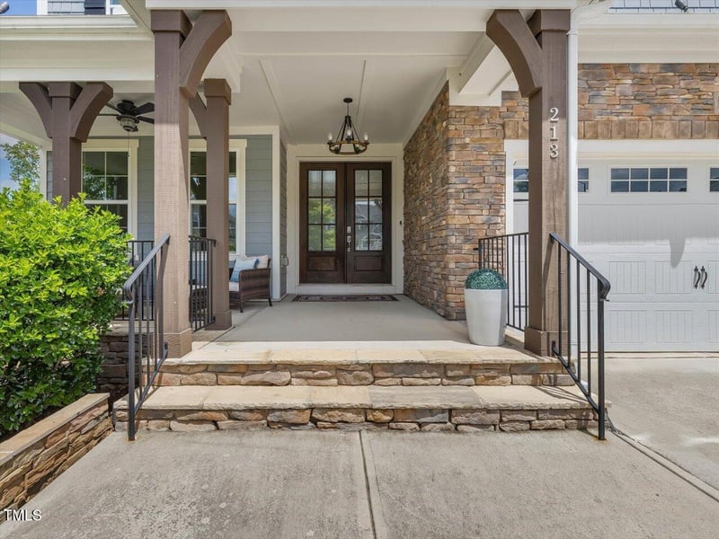213 Lofty Oak Ln, Holly Springs, NC 27540