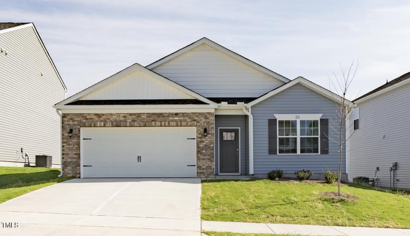 213 Moore Creek Dr, Fuquay Varina, NC 27526