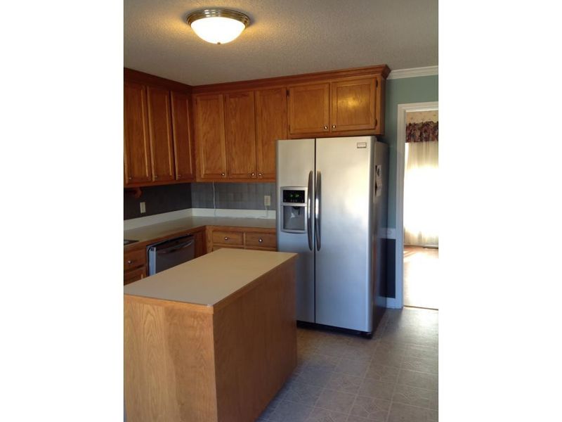 213 Oakland Dr, Burlington, NC 27215