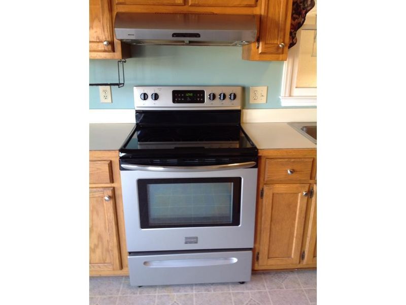 213 Oakland Dr, Burlington, NC 27215