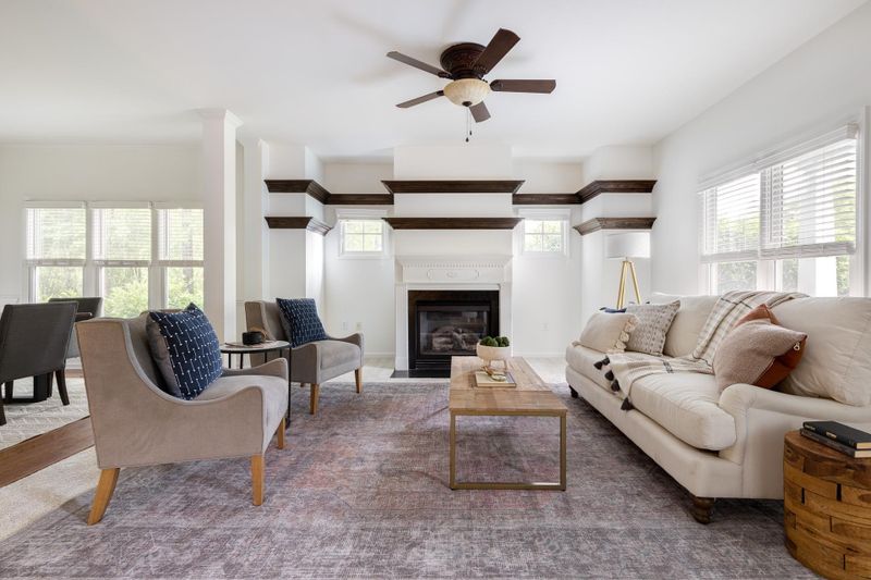 213 Old Barn Ln, Chapel Hill, NC 27517
